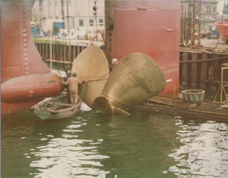 Lowering the propeller into the water