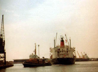 Vessel berthing in Cardiff