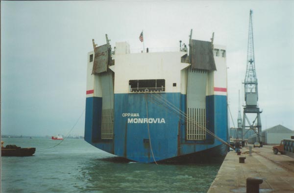 Vessel berthing at Oppama